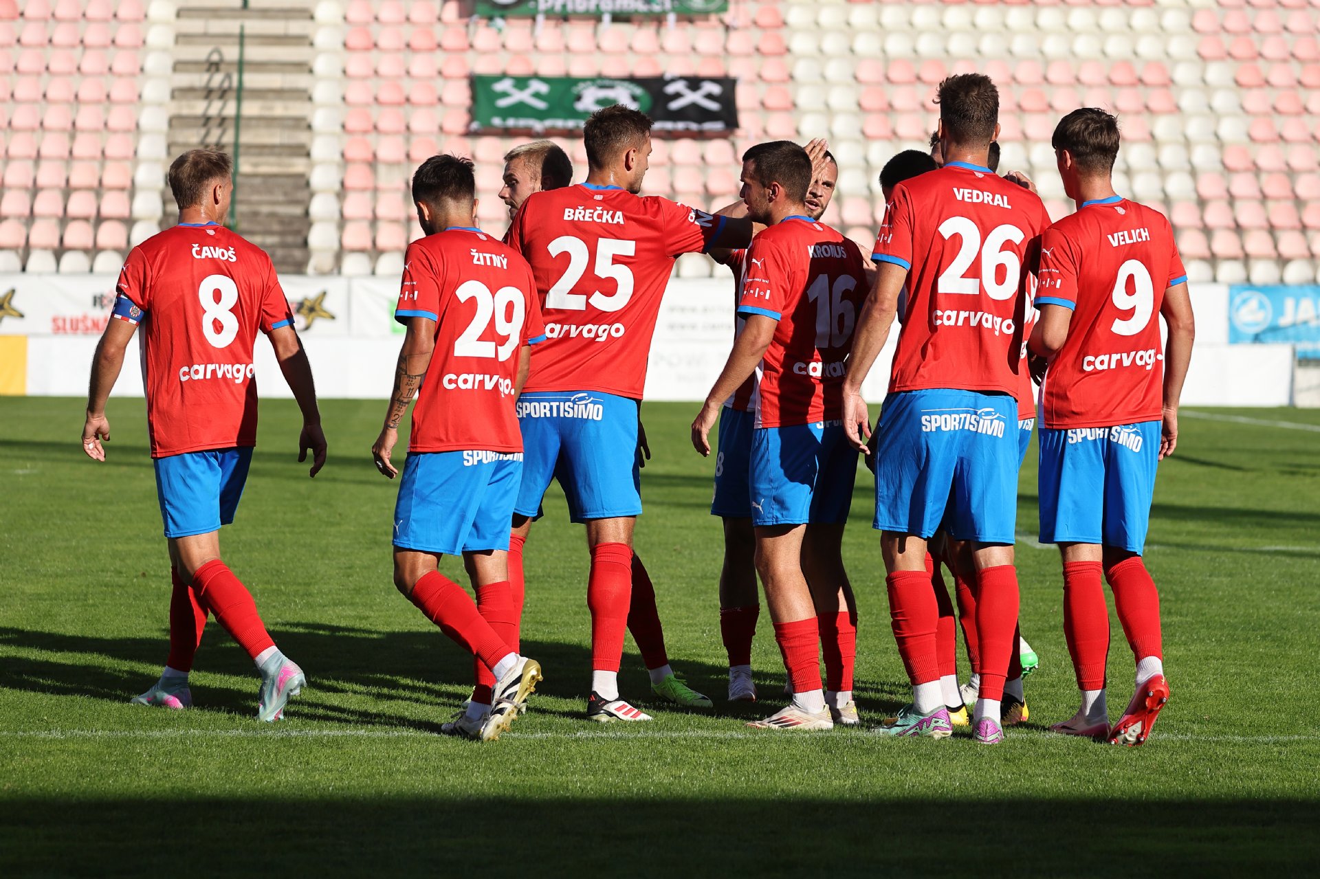 Kanonáda v Příbrami! Zbrojovka nasázela sedm branek a dál je neporažena