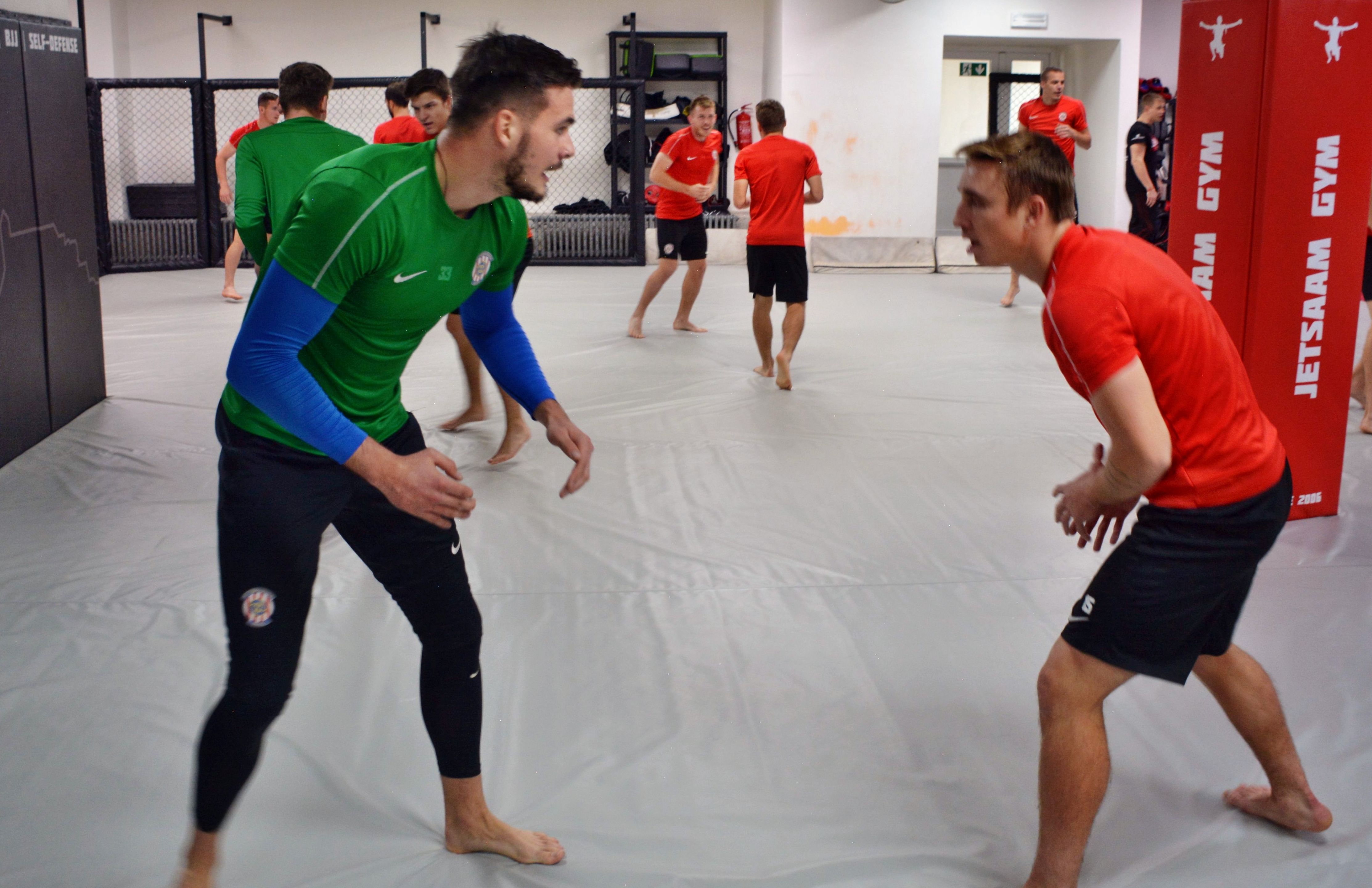 Hráči Zbrojovky si zacvičili v brněnském Jetsaam Gymu