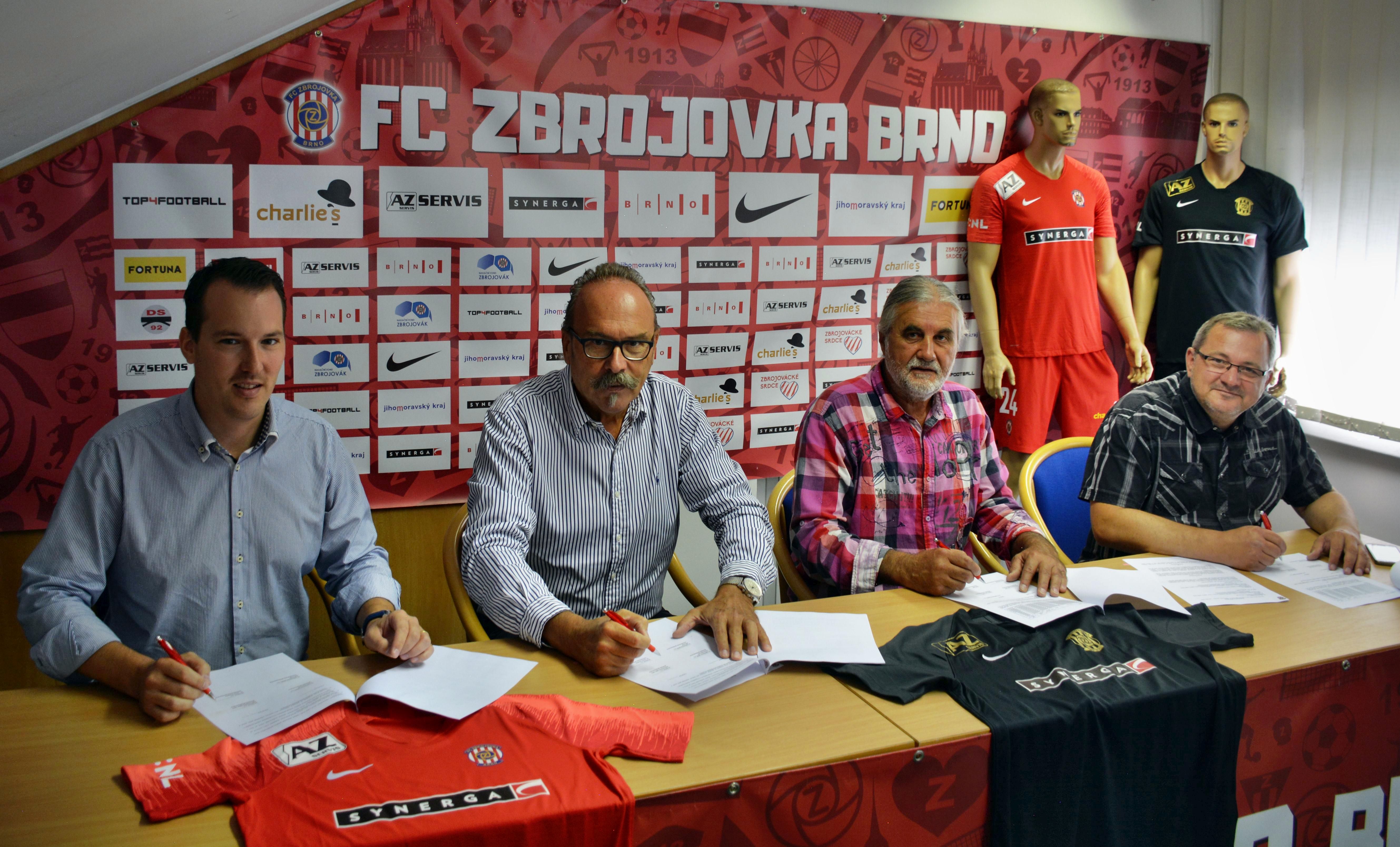 Zbrojovka prodloužila spolupráci se společností AZ SERVIS!