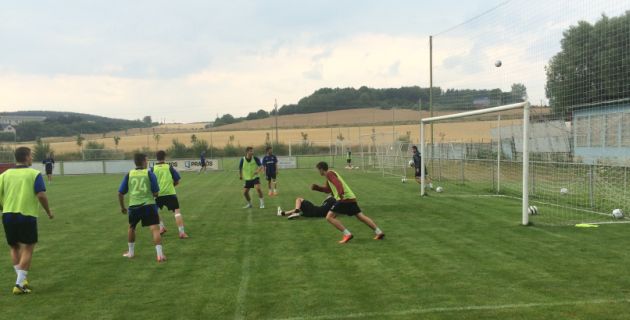 Starší dorostenci se chystají na ligu v Rosicích. Společnost jim dělá St. Pölten