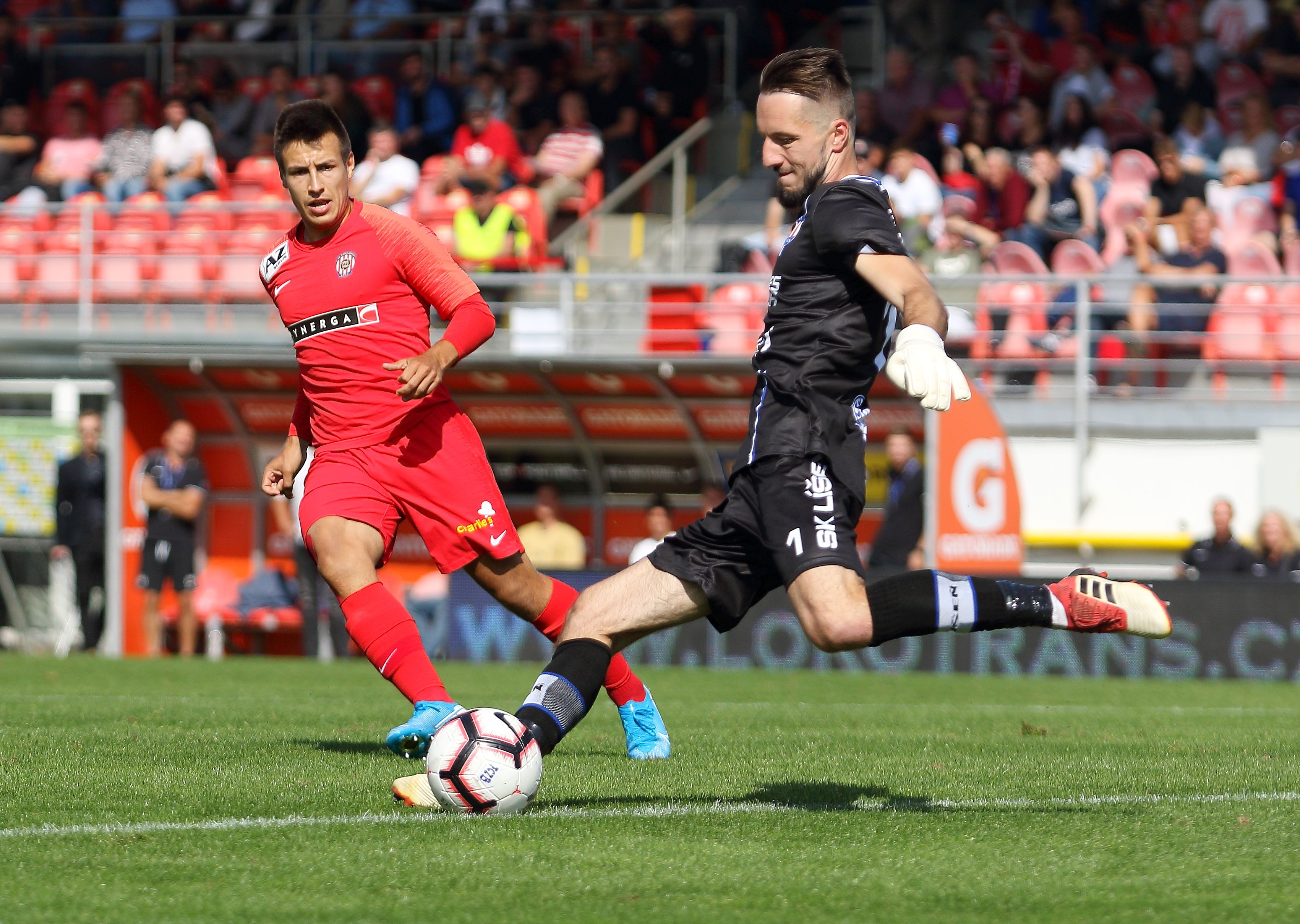 Do Zbrojovky míří gólman Šustr z Líšně, opačným směrem putuje Pavel Halouska